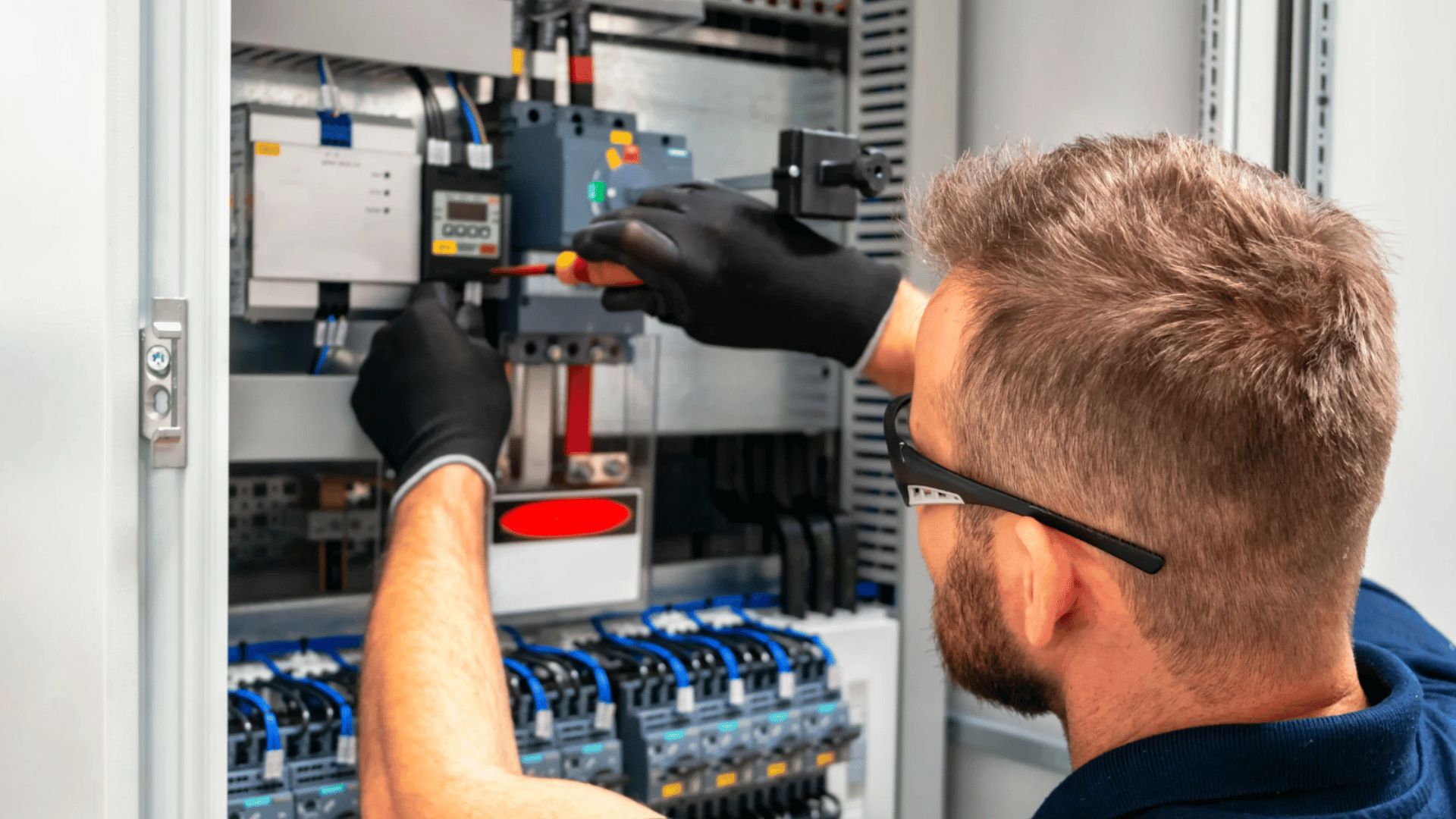 ¿Por qué somos los mejores electricistas de Zaragoza? - Desarrollos Integrales Lumijisa