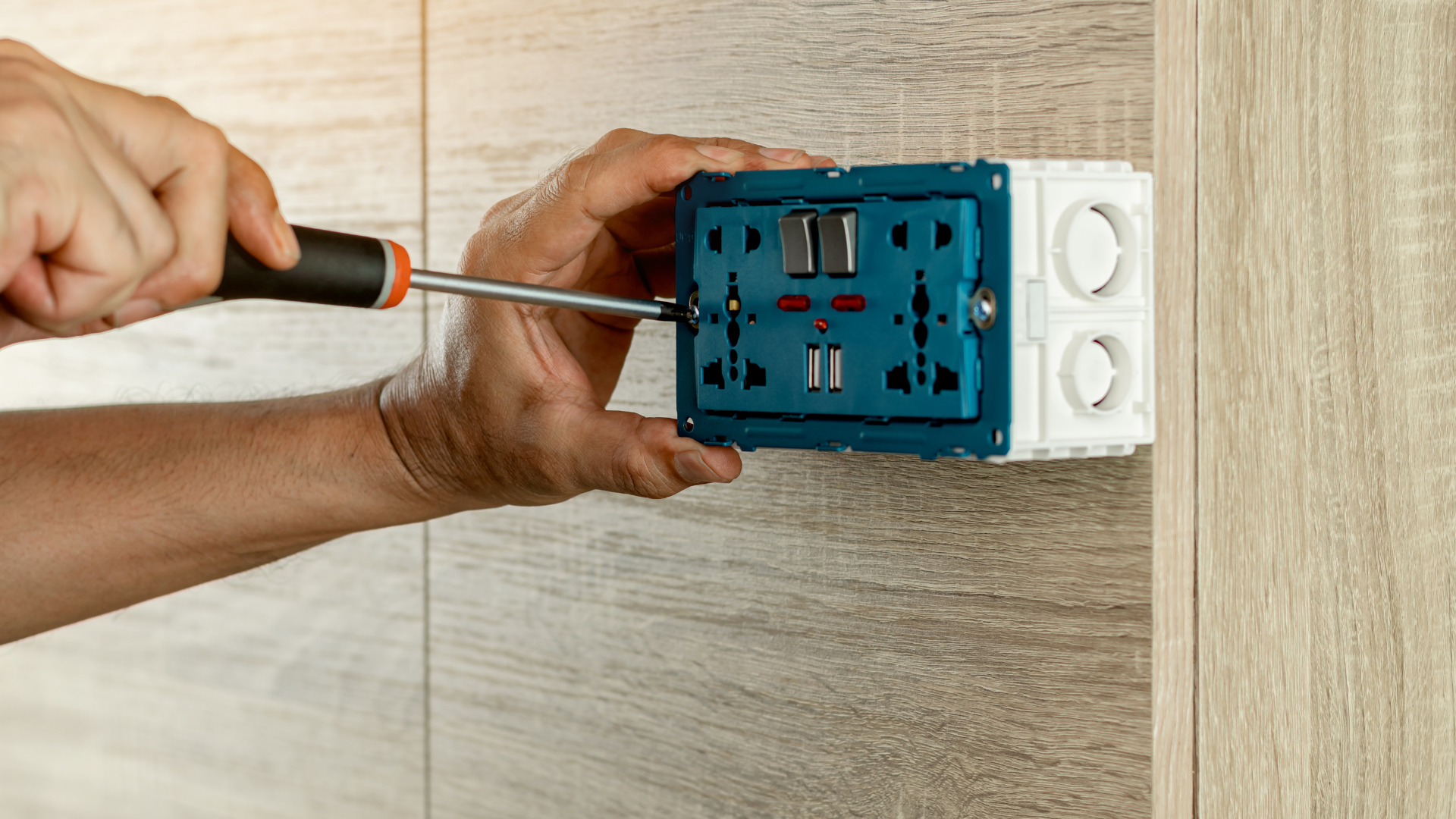 Somos tus instaladores electricistas de confianza - Desarrollos Integrales Lumijisa