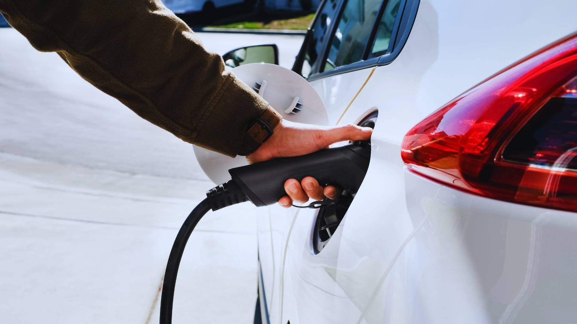 ¿Buscas cargador para coche eléctrico? - Desarrollos Integrales Lumijisa