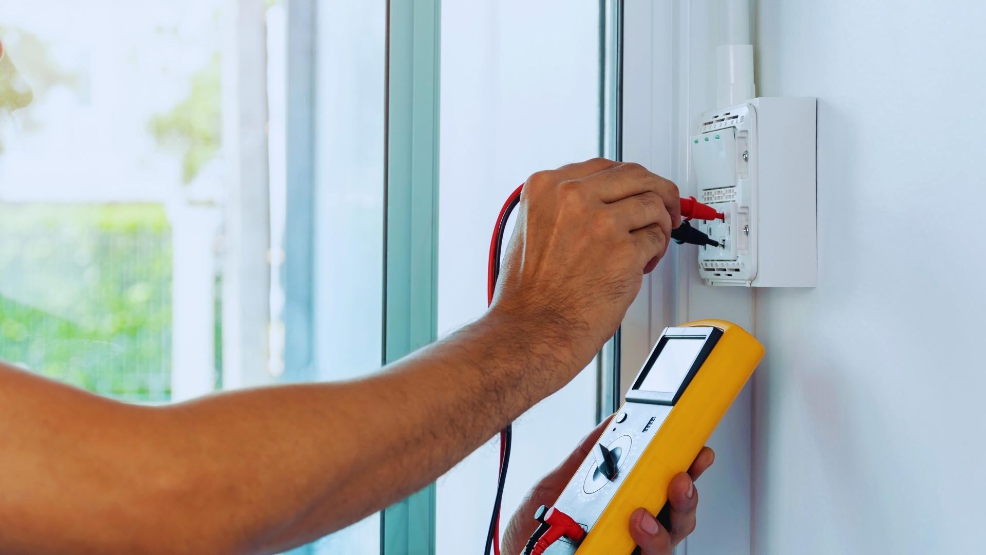 ¿Necesitas un electricista en Zaragoza? - Desarrollos Eléctricos Lumijisa