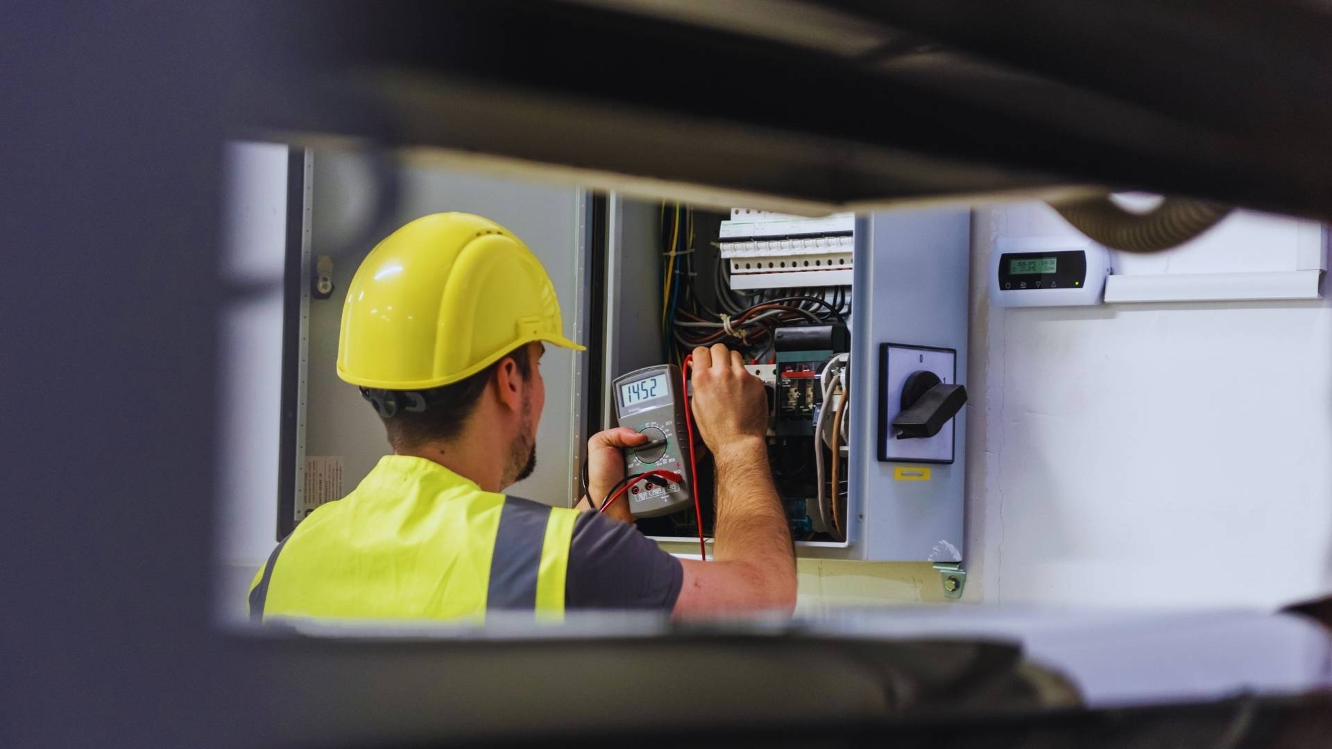 Somos tus instaladores electricistas de confianza - Desarrollos Integrales Lumijisa