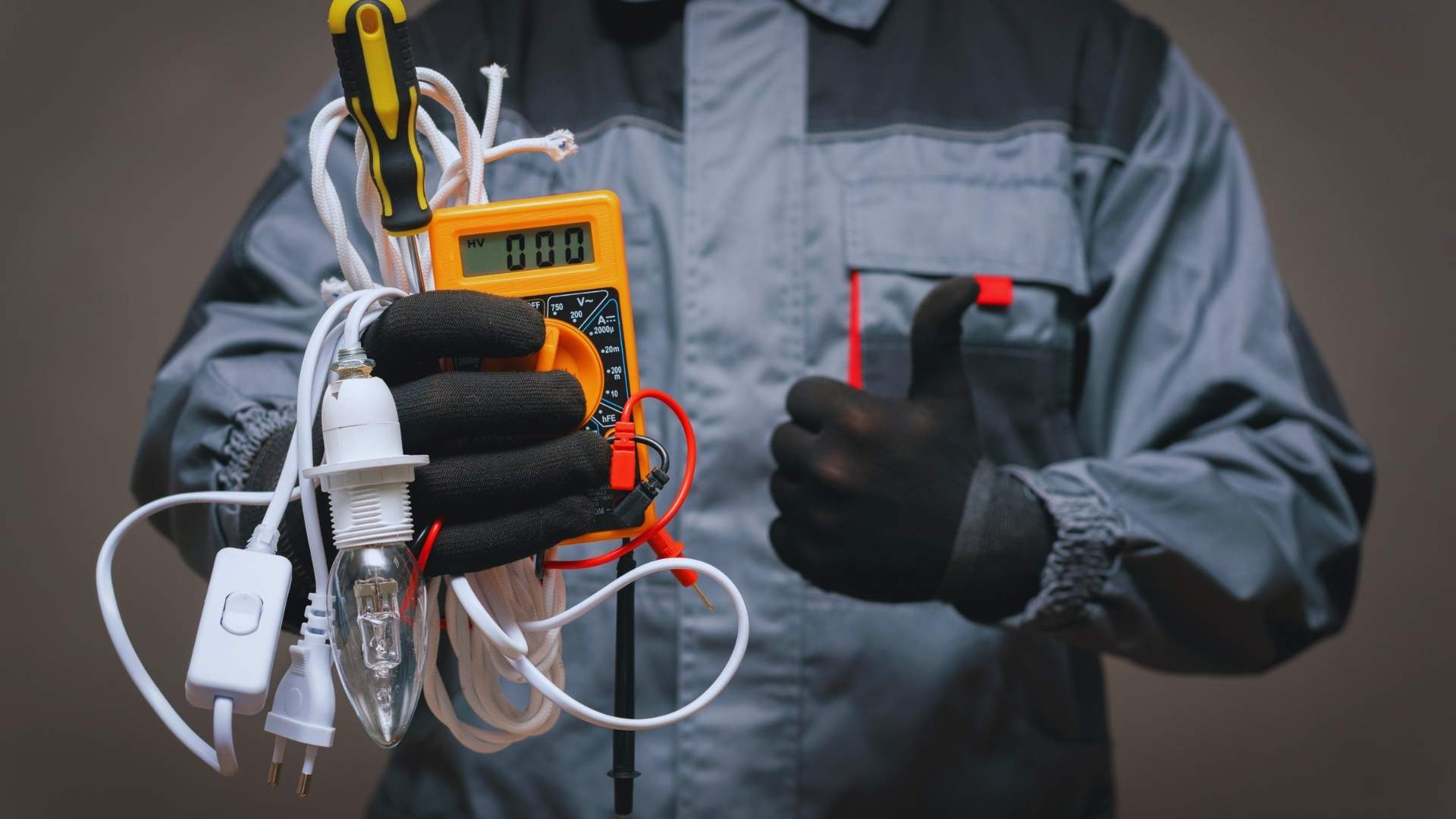 Somos tus instaladores electricistas de confianza - Desarrollos Integrales Lumijisa