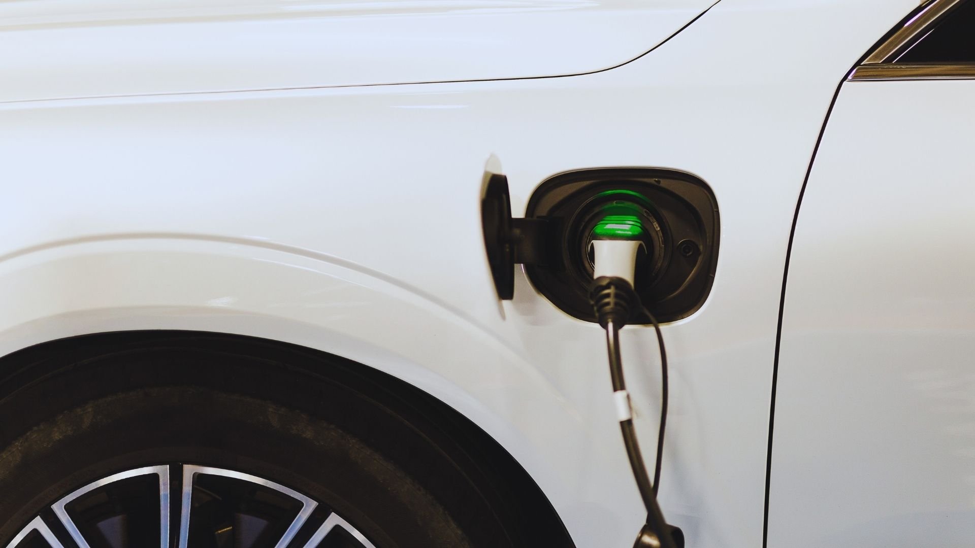 ¿Cuánto tarda en cargar un coche eléctrico? - Desarrollos Integrales Lumijisa