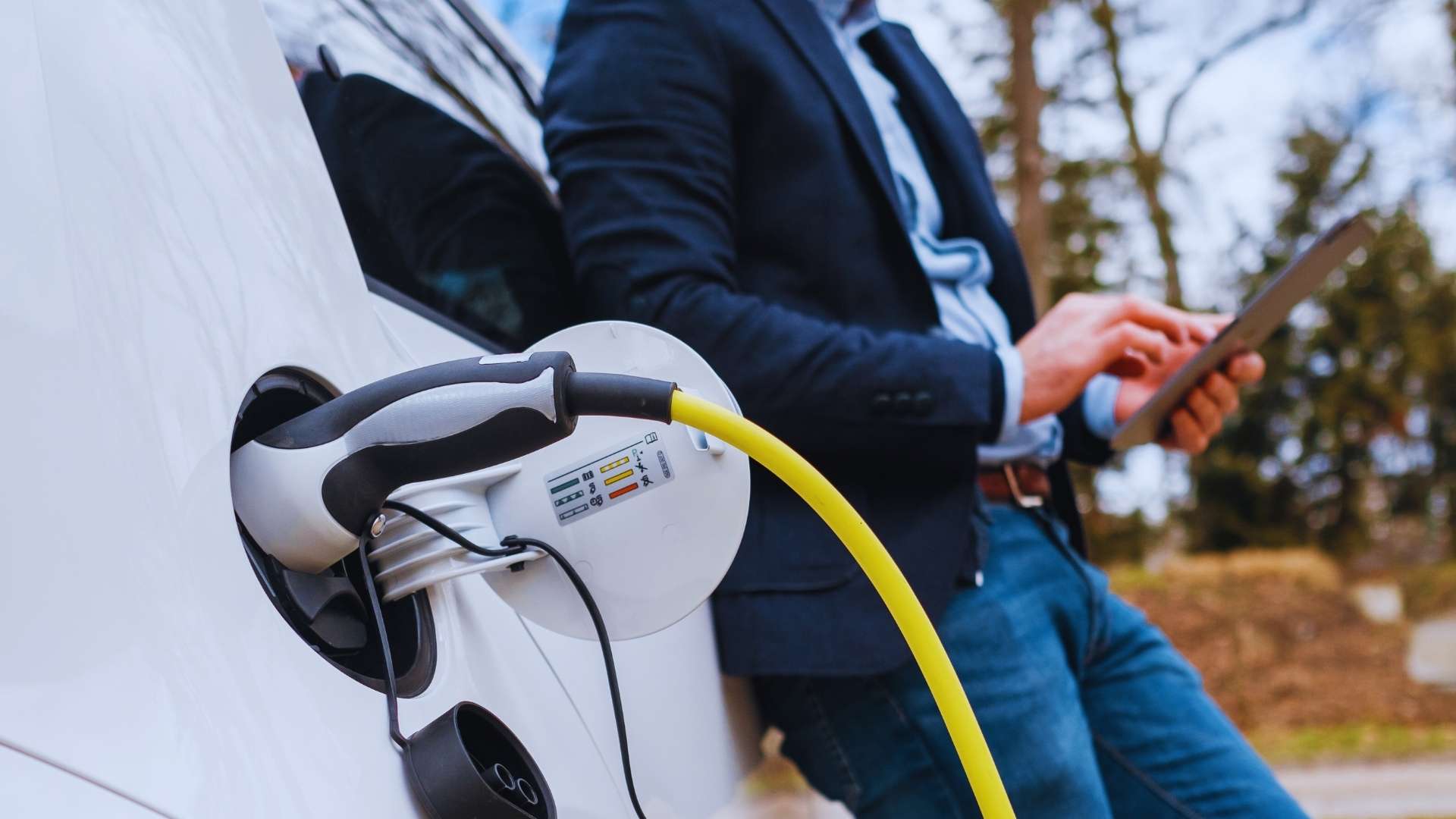 ¿Cuánto tarda en cargar un coche eléctrico? - Desarrollos Integrales Lumijisa