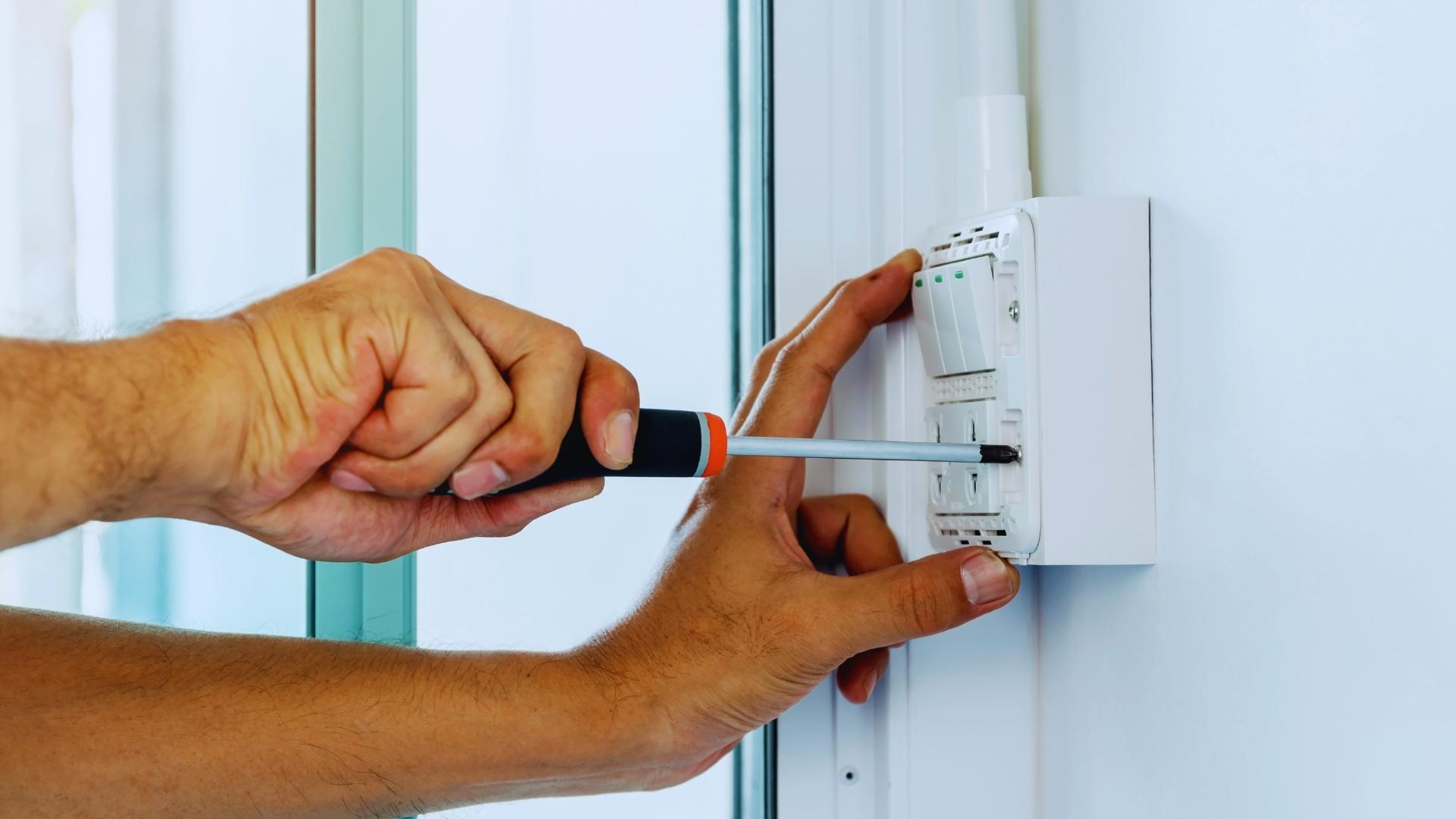 Reformas eléctricas: ¿cuándo es necesario actualizar tu instalación? - Desarrollos Integrales Lumijisa