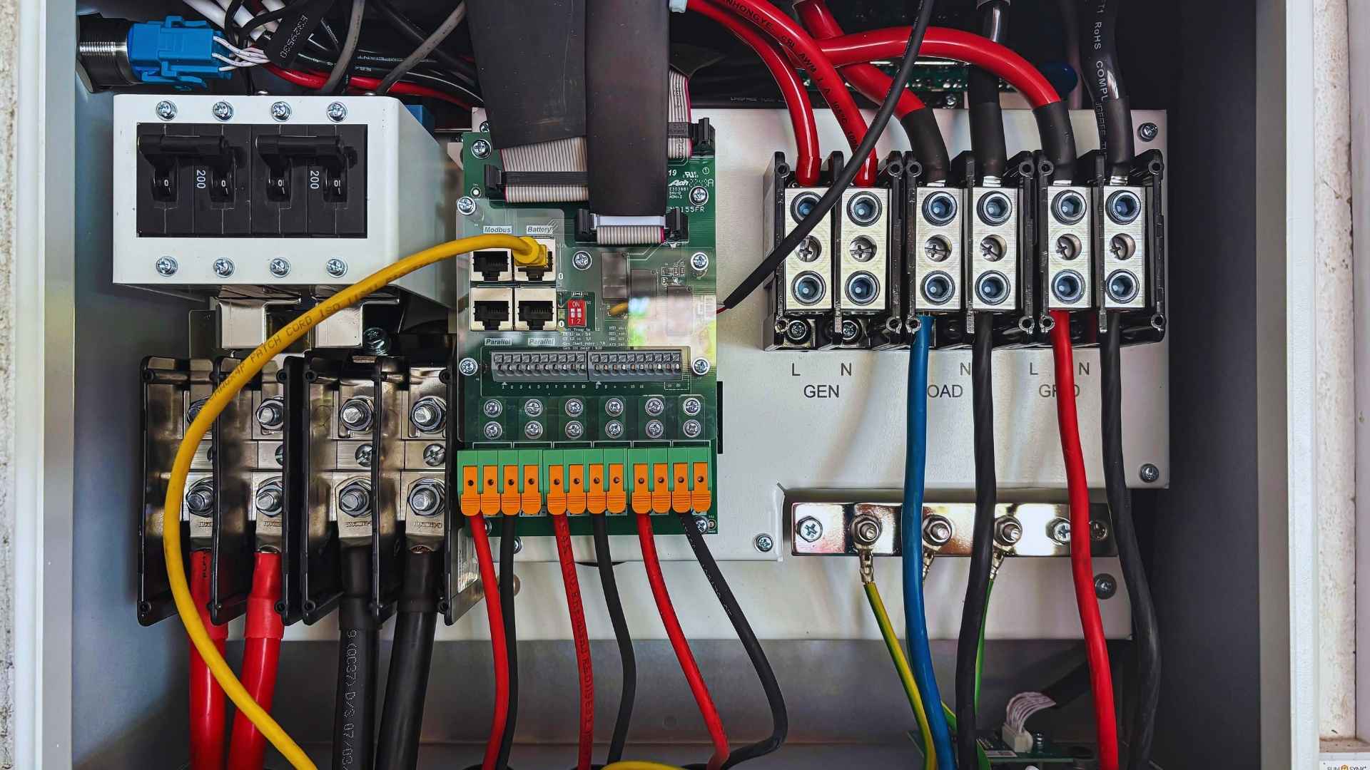 ¿Has revisado tu instalación eléctrica tras el verano? - Desarrollos Integrales Lumijisa