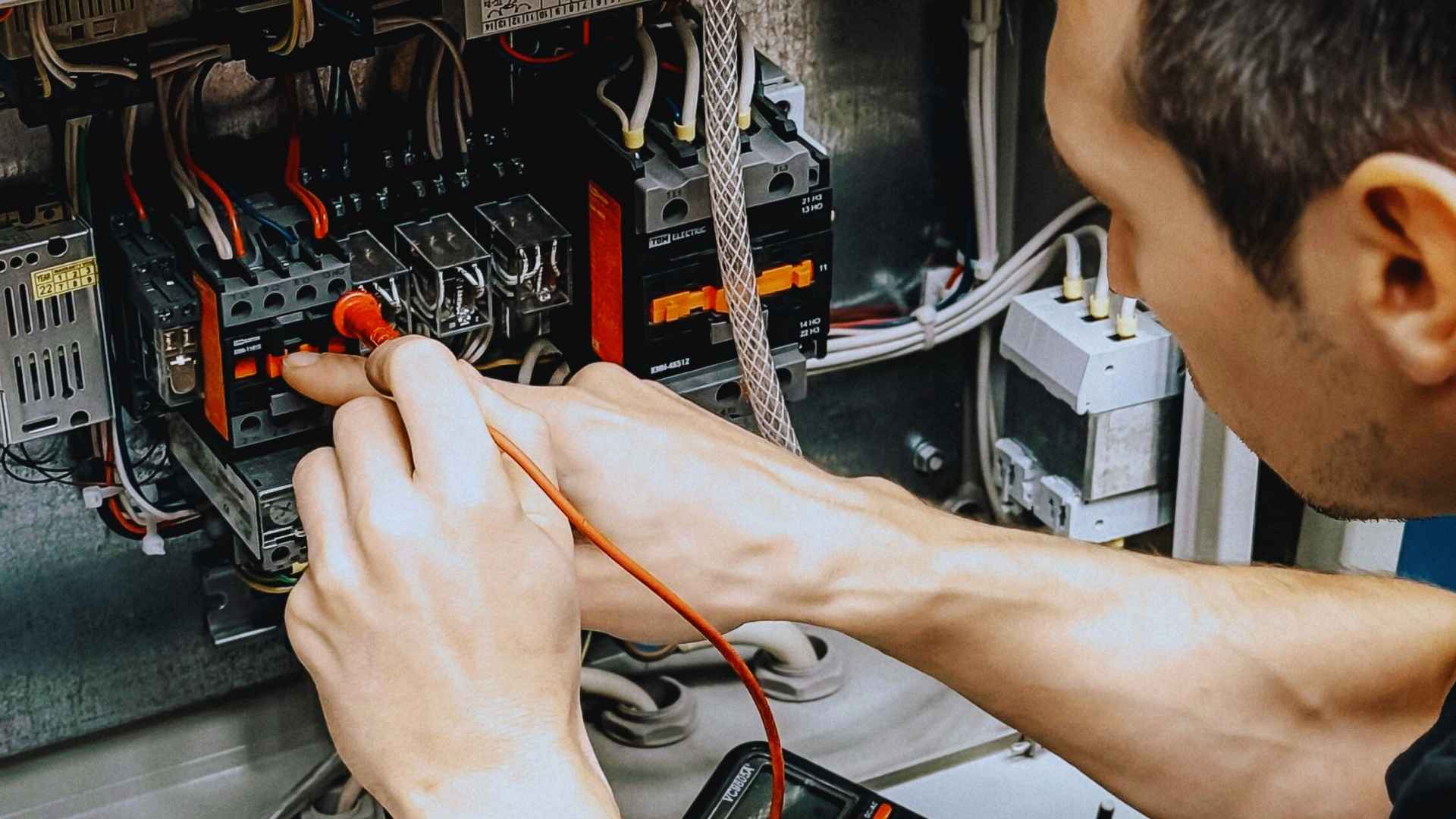 Revisión eléctrica anual: el chequeo que toda vivienda debería hacer cada inicio de año - Desarrollos Integrales Lumijisa