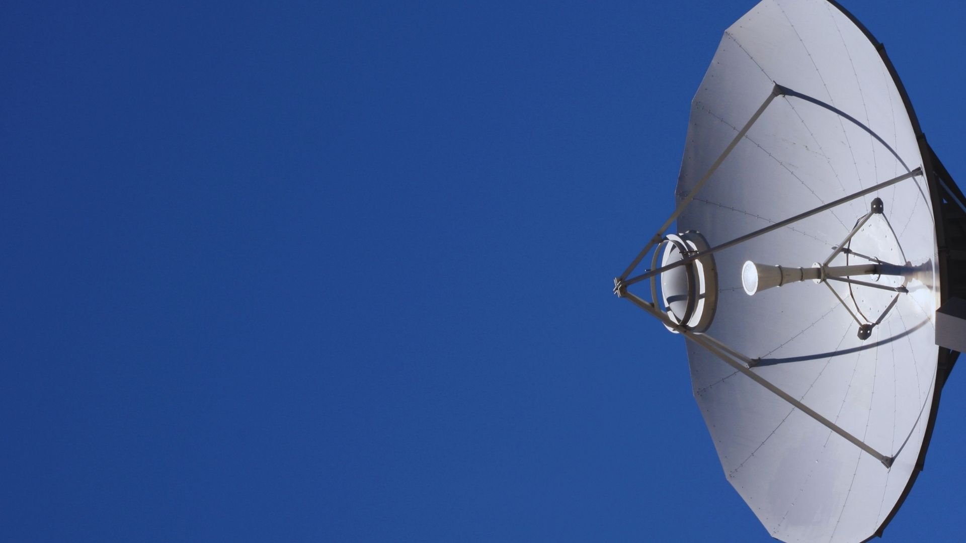 Todo lo que debes saber sobre las antenas parabólicas - Desarrollos Integrales Lumijisa
